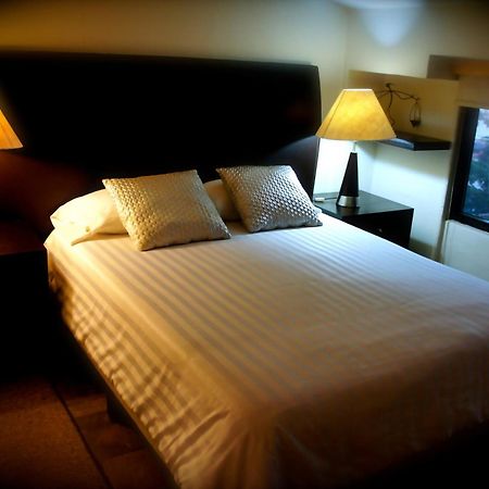 Aztic Hotel And Executive Suites Meksika Oda fotoğraf