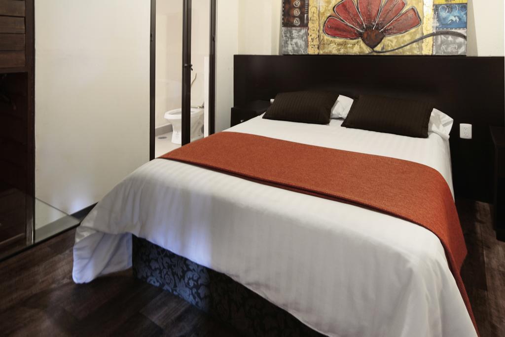 Aztic Hotel And Executive Suites Meksika Oda fotoğraf
