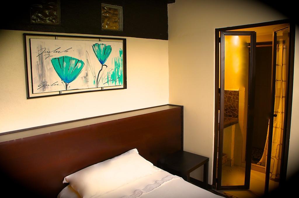 Aztic Hotel And Executive Suites Meksika Oda fotoğraf
